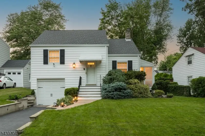 31 Briant Pkwy, Summit, NJ 07901 - #1