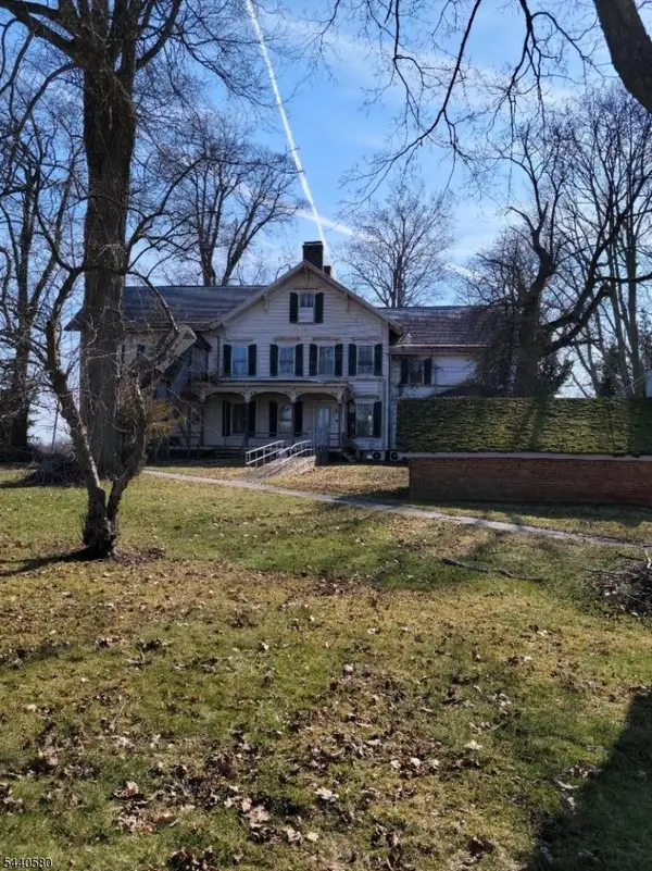 184-186 State Hwy34, Holmdel Twp., NJ 07733