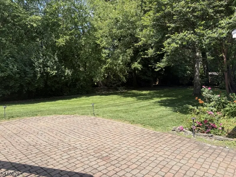 559 Parkview Ave, Westfield, NJ 07090 - #2