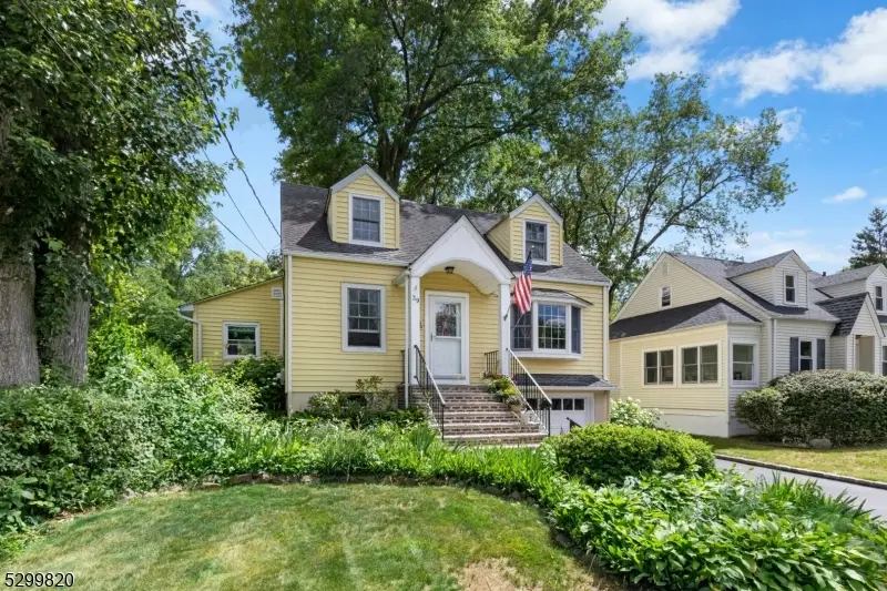 39 Woodlawn Dr, Chatham, NJ 07928 - #2