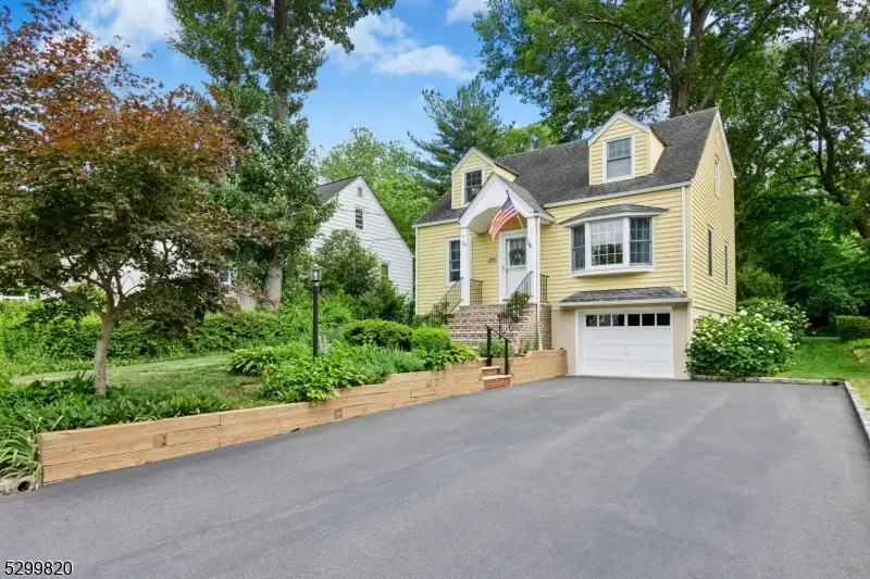 39 Woodlawn Dr, Chatham, NJ 07928 - #3
