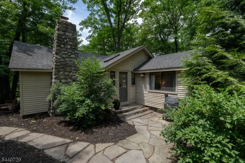 1098 Lakeside Dr, Highland Lakes, NJ 07422 - #2