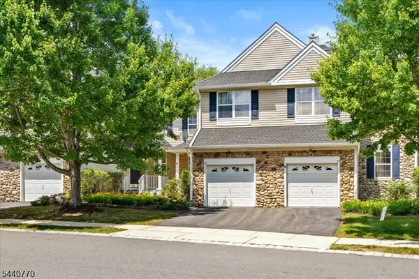 55 Scarlet Oak Dr, Montgomery Twp., NJ 08540
