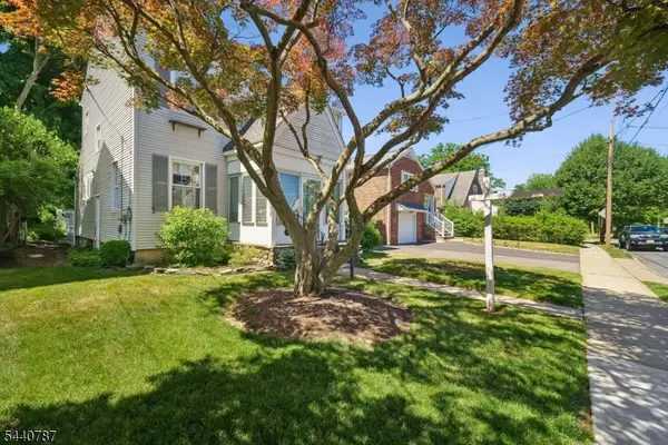 24 Meeker Pl, Millburn Twp., NJ 07041
