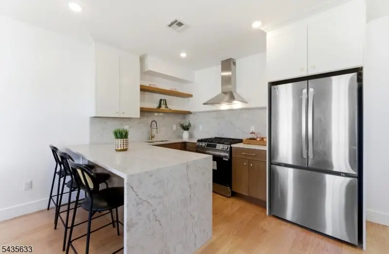113.5 Oak St #2, Jersey City, NJ 07304 - #1