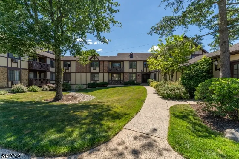 15-G Kensington Rd #G, Chatham, NJ 07928 - #2