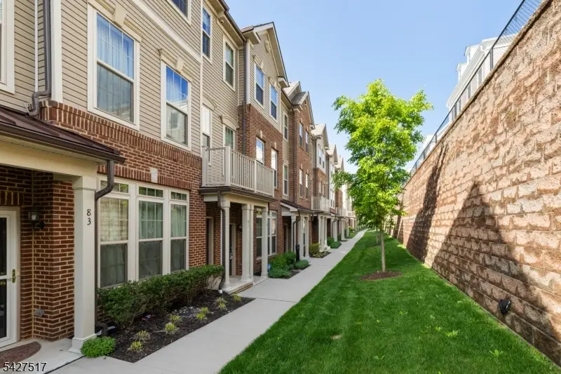 81 Arnold Dr, Wood Ridge, NJ 07075 - #1