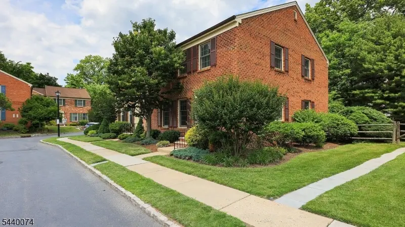 10 Cowperthwaite Sq, Westfield, NJ 07090 - #2