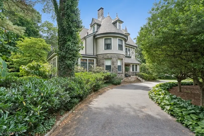 230 Springfield Ave, Summit, NJ 07901 - #3