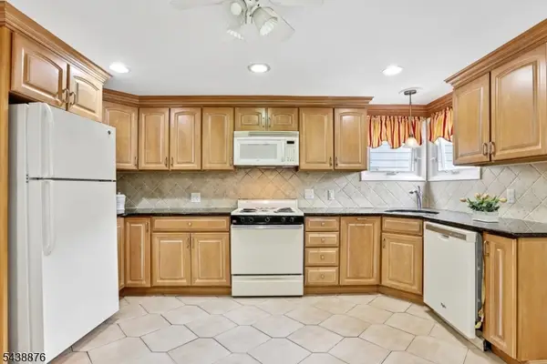 18 Patterson St, Harrison Town, NJ 07029
