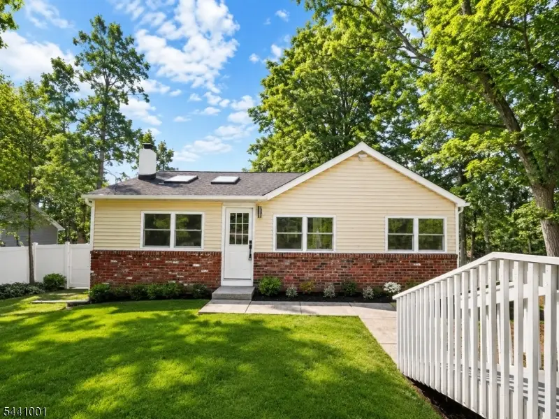 30 Belford Dr, Hewitt, NJ 07421 - #1