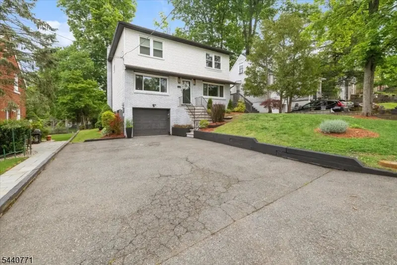 11 Nottingham Rd, West Orange, NJ 07052 - #2