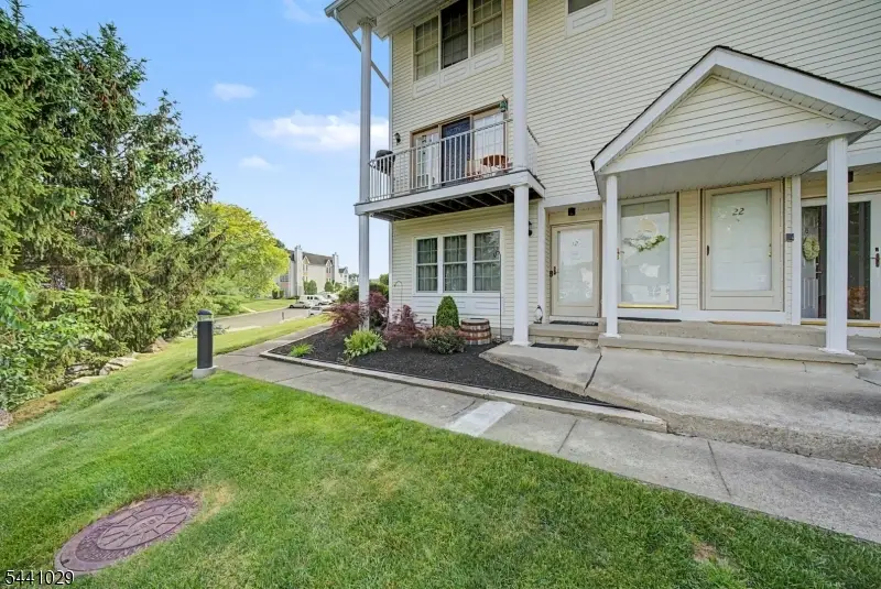12 Amherst Ct, Hamburg, NJ 07419 - #1