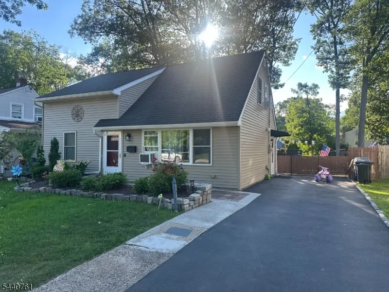 30 Hunterdon Rd, West Orange, NJ 07052 - #1
