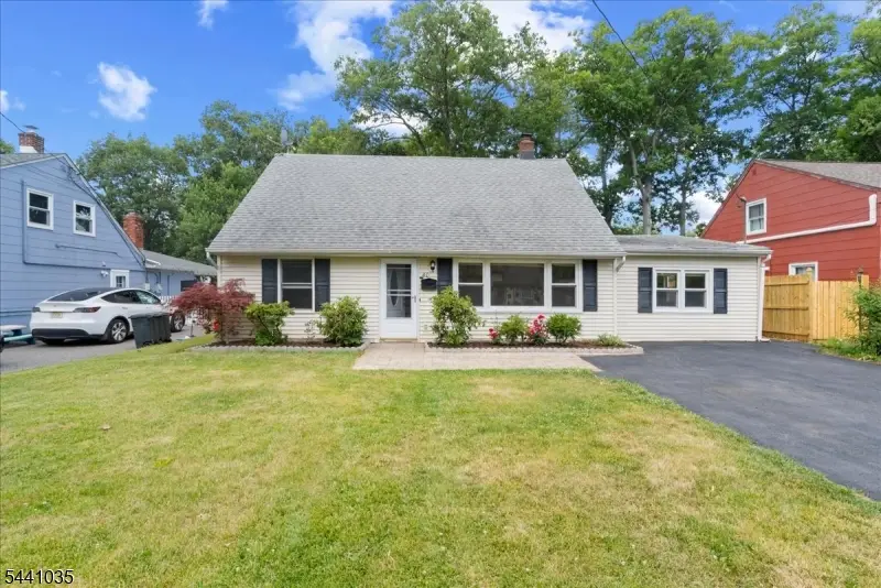 40 Hunterdon Rd, West Orange, NJ 07052 - #1