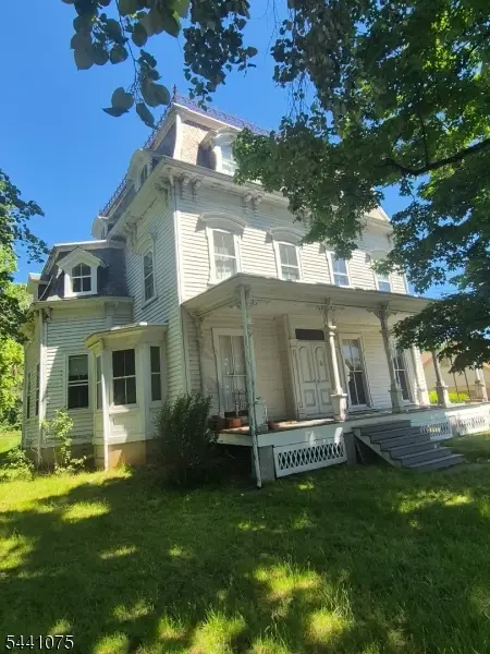 804 Old York Rd, Raritan Boro, NJ 08869