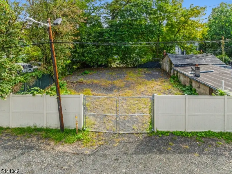 201 Park Ave, East Orange, NJ 07017 - #1