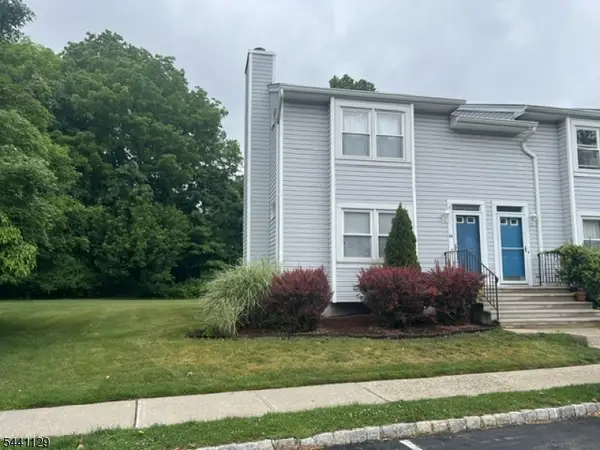 53 Village Dr, Hamburg Boro, NJ 07419