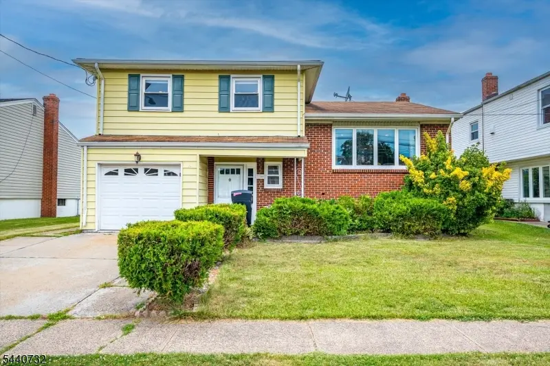 2300 Desisto Dr, Rahway, NJ 07065 - #1
