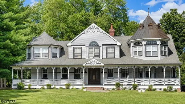 10 Mountain View Dr, Chester Twp., NJ 07930
