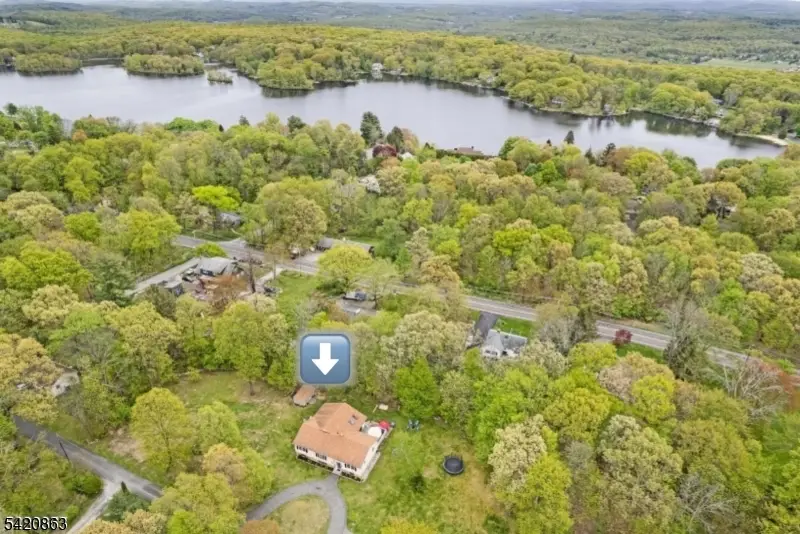 4 Grove St, Hampton, NJ 07860 - #1
