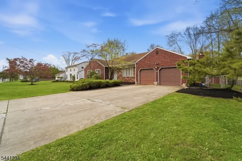 1177 Aaron Rd, North Brunswick, NJ 08902 - #2