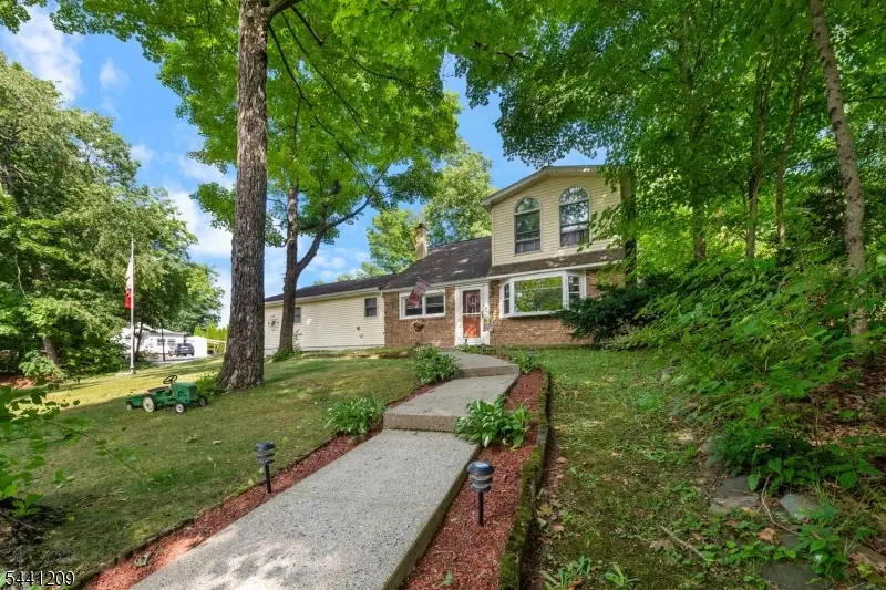 25 Belford Dr, Upper Greenwood Lake, NJ 07480 - #1