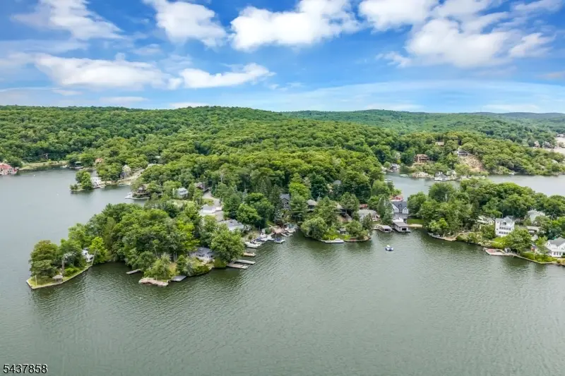 18 Oakdale Ave, Hopatcong, NJ 07843 - #1