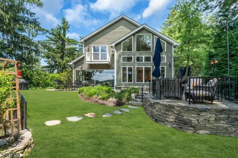 18 Oakdale Ave, Hopatcong, NJ 07843 - #2