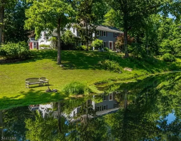 7 Farview Dr, Clinton Twp., NJ 08801