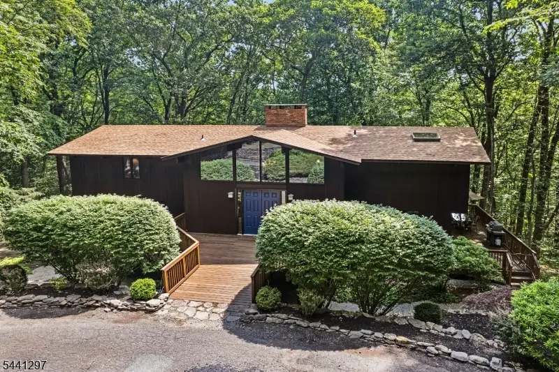 6 Farm Rd, Chester, NJ 07930 - #1