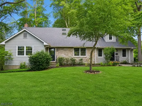 44 Glen Rd, Mountain Lakes Boro, NJ 07046