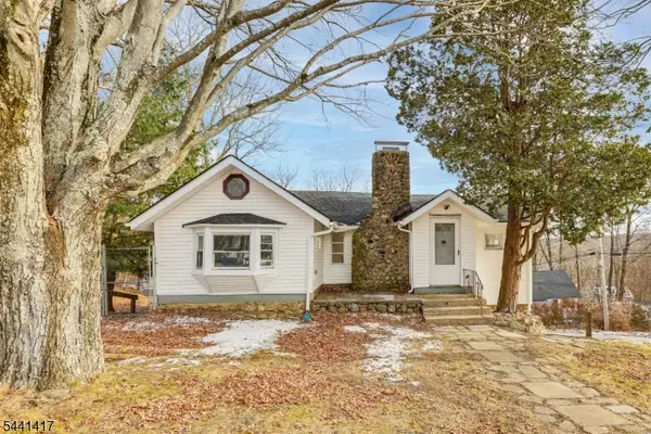 10 Ridge Rd, Stanhope Boro, NJ 07874