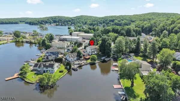 2 Brights Point Rd, Jefferson Twp., NJ 07849