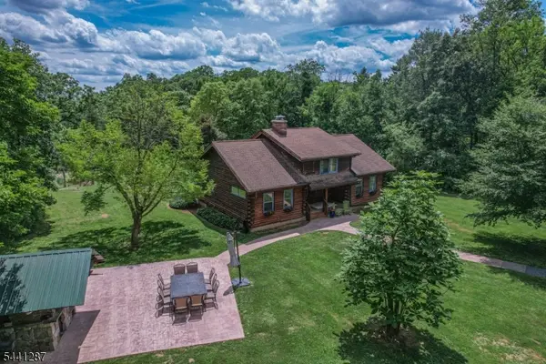 2 Pine Ct, Bethlehem Twp., NJ 08804