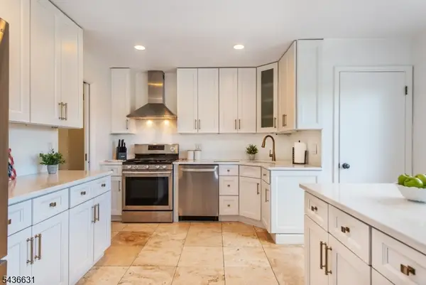 15 Bogert Pl, Clifton City, NJ 07013