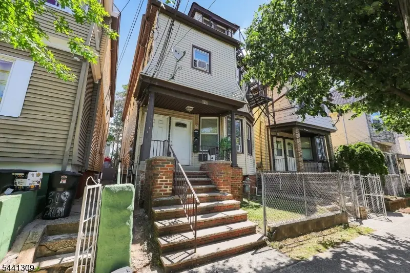 617 Court St, Elizabeth, NJ 07206 - #2