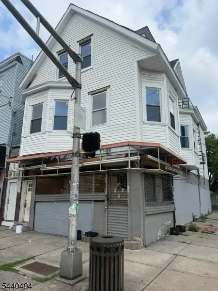 523 Park Ave, Paterson, NJ 07504 - #1