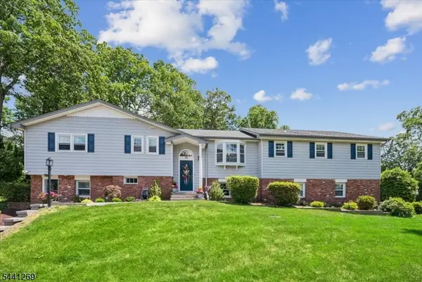 34 Woodlawn Ter, Jefferson Twp., NJ 07849