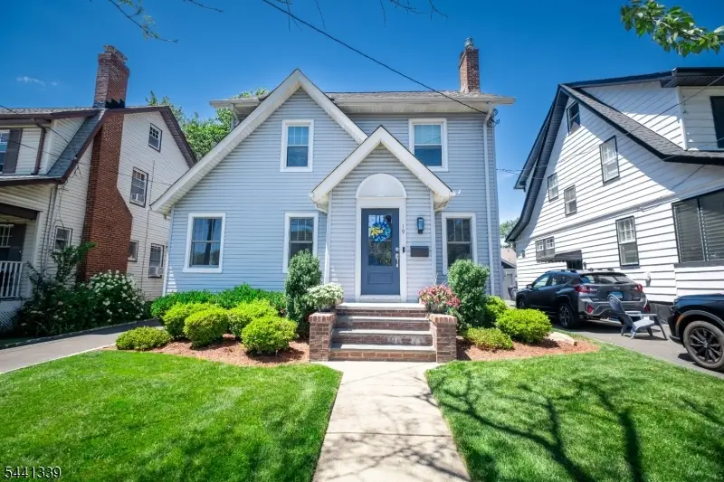 19 Overlook Ter, Maplewood, NJ 07040 - #1