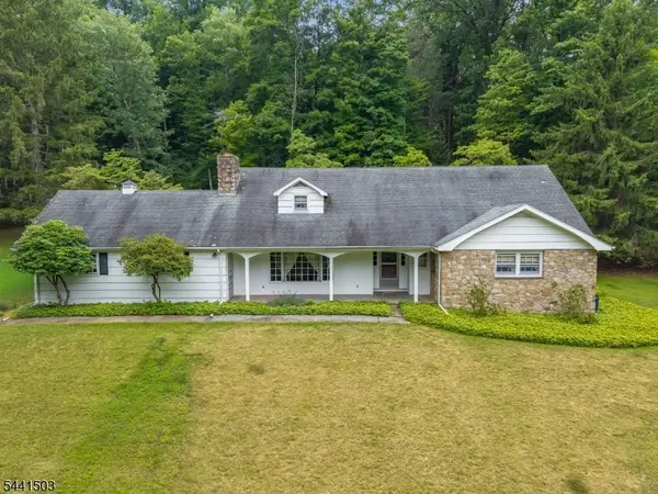 213 Maple Ln, Lebanon Twp., NJ 08809