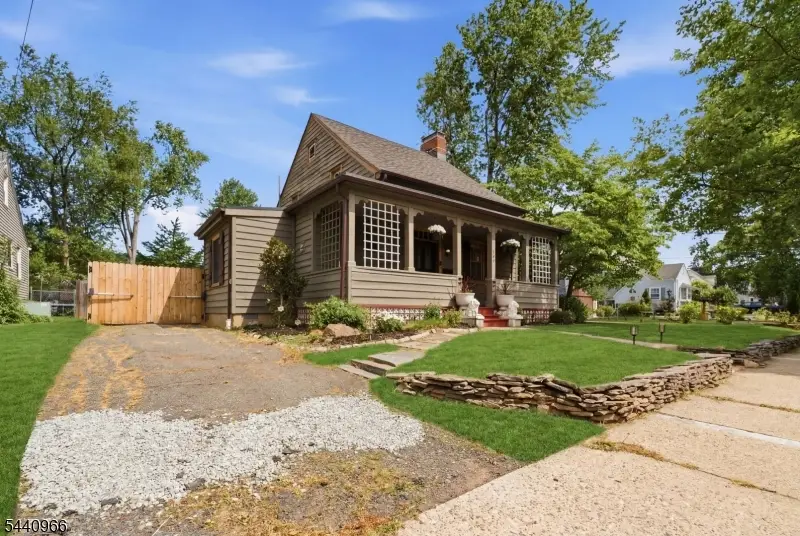 704 Greenbrook Rd, North Plainfield, NJ 07063 - #2