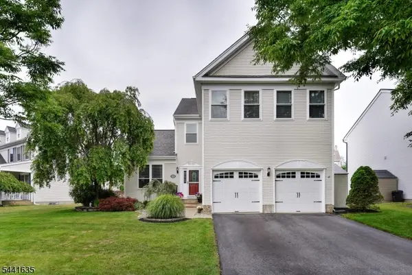 88 Watch Hill Rd, Hackettstown Town, NJ 07840