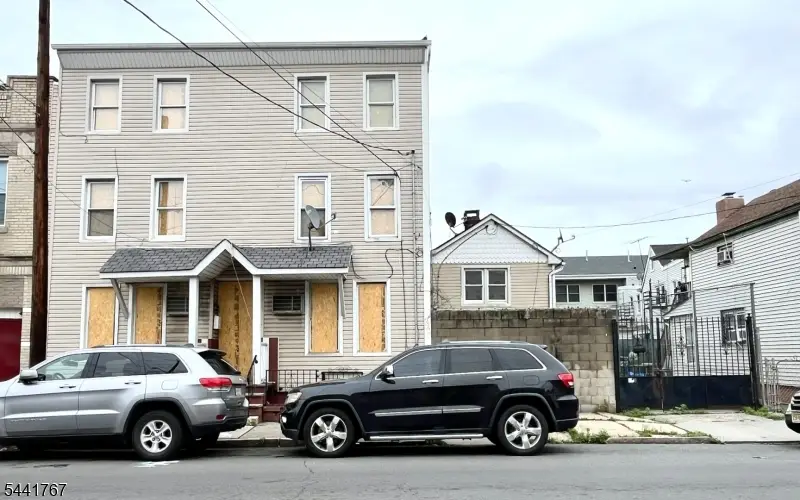 146-148 Pacific St, Newark, NJ 07105 - #1