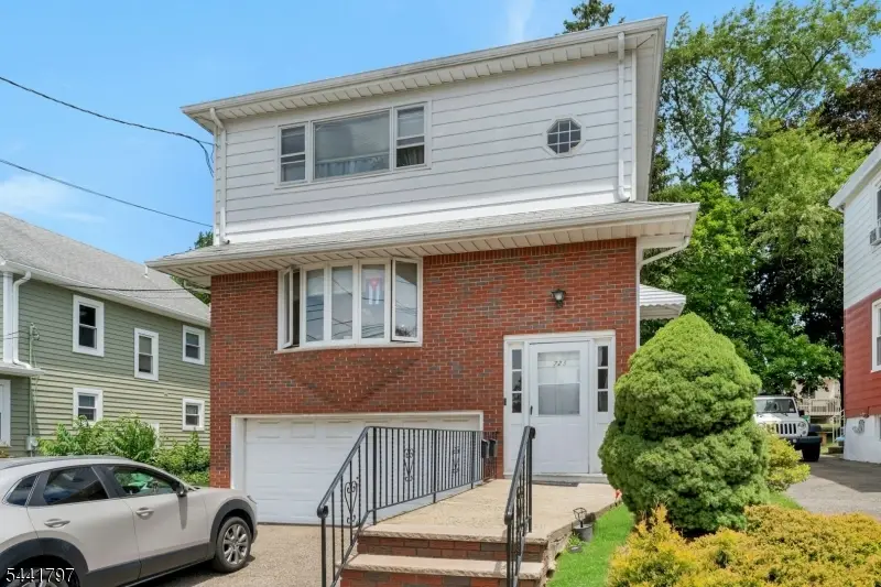 723 2nd Ave, Lyndhurst, NJ 07071 - #1