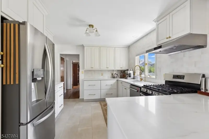329 Maplewood Ave, Kenilworth, NJ 07033 - #3
