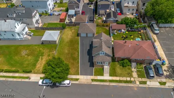 113 Arthur St, Linden City, NJ 07036