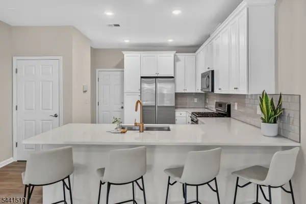 3 Sadie Cir 3105, Union Twp., NJ 07083