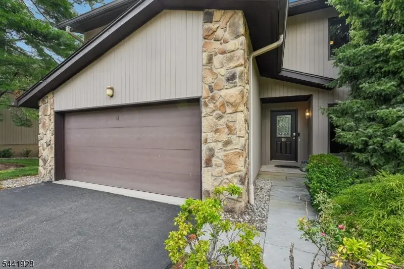 19 Cedarwood, Woodland Park, NJ 07424 - #3