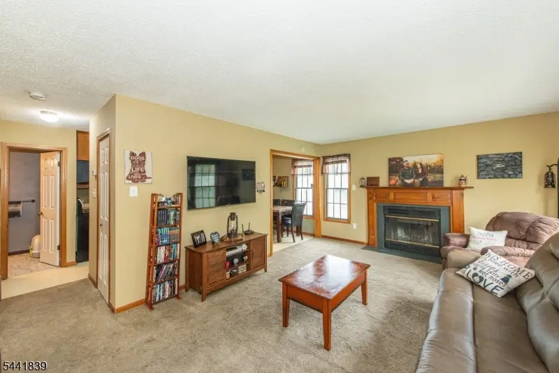 86 Burlington Ct, Hamburg, NJ 07419 - #3